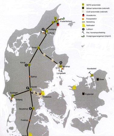 Danmarkskort med indtegnet rørledninger og brændstoftanke.