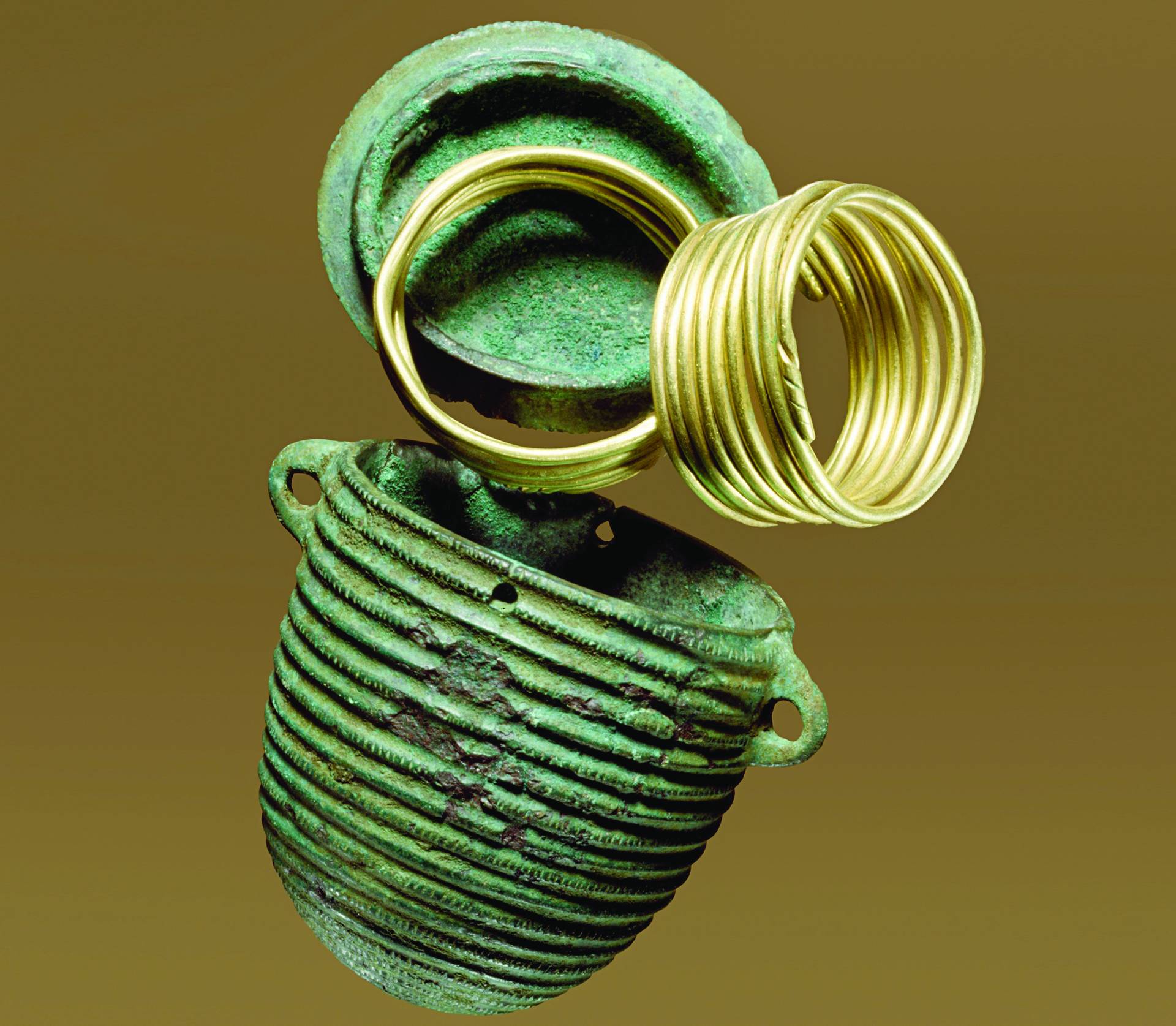 Bikubeformet dåse fra Skeldal. Foto: Nationalmuseet Foto af dåse.