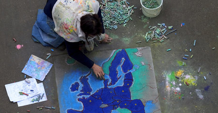 Chalk drawing of a map of Europe. Foto: Alain Schroeder, EC AudiovisualService