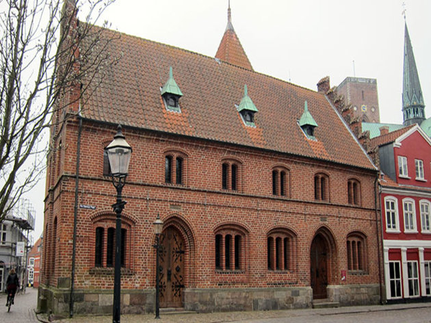 Foto af Ribe gamle Rådhus set fra gaden. 