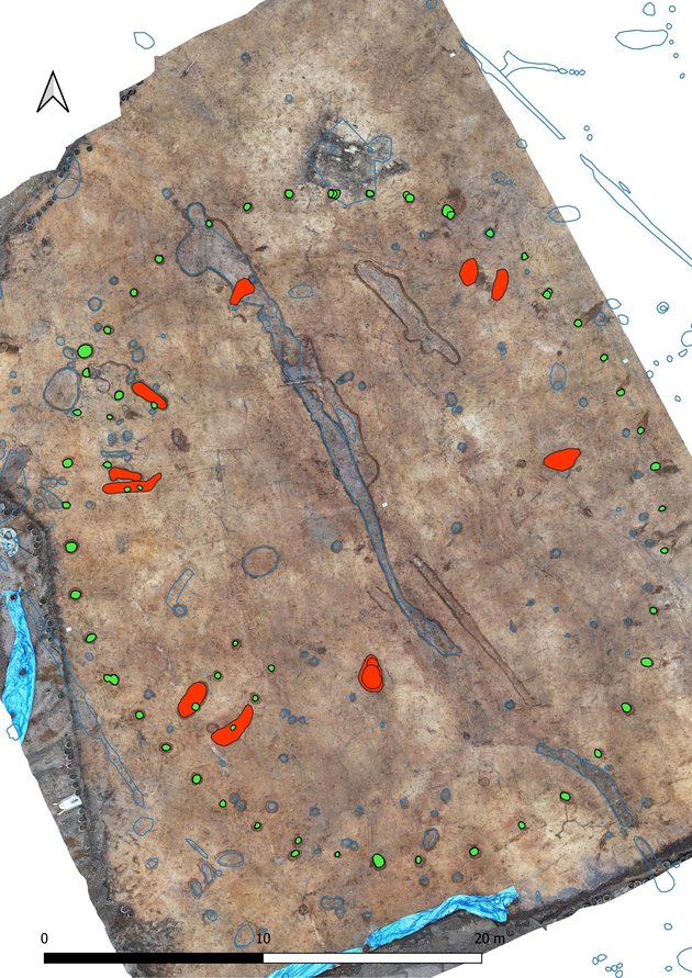 Dronefoto af udgravningsfeltet