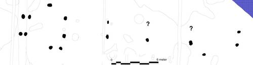 Fig. 8. Hus fra y. germansk jernalder fra Pythuse. Bemærk det lange spænd mellem de tagbærende stolper og de ”manglende” vægstolper. Den slags huse kan være vanskelige at finde med søgegrøfter. Figur 8. Hus fra y. germansk jernalder fra Pythuse.