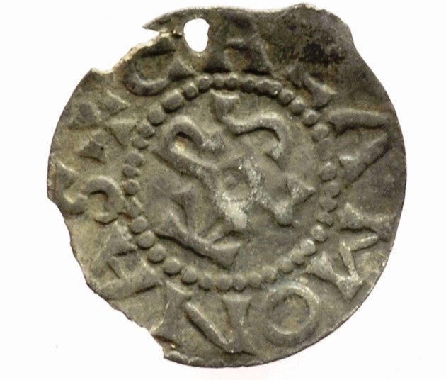 Nærbillede af mønten fundet ved Sorø. Foto: Jens Christian Moesgaard, Nationalmuseet