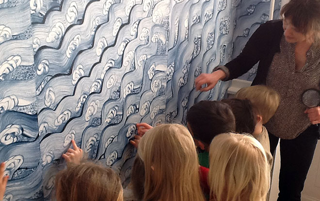 Børn fra Børnehaven Solsikken besøger Museet for Samtidskunst. Foto: KULT Børn besøger Museet for Samtidskunst