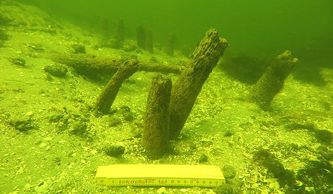 Undervandsfoto af pælespærringen.