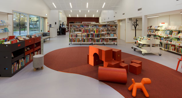 Allerød Bibliotek. Foto: Thomas Grøndahl Foto af børnebiblioteket på Allerød Bibliotek.