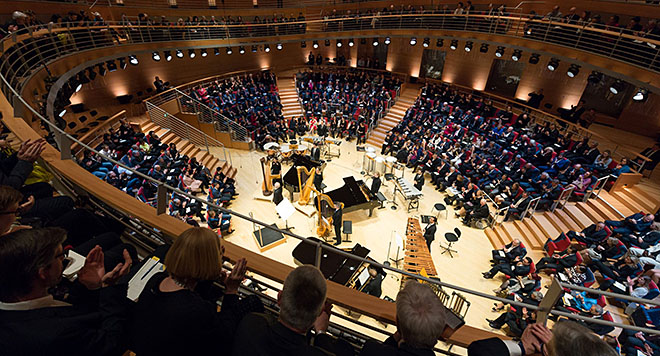 Foto: Peter Adamik Pierre Boulez salen til åbningskoncerten i 2017