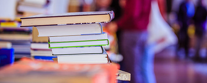 Foto: Colourbox en stak bøger