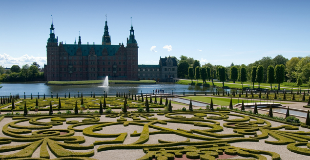Frederiksborg Slot set fra Barokhaven. Foto: Thomas Rahbek, Slots- og Kulturstyrelsen